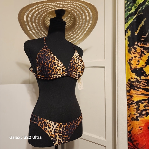 Swimsuit - Picture 12 of 14